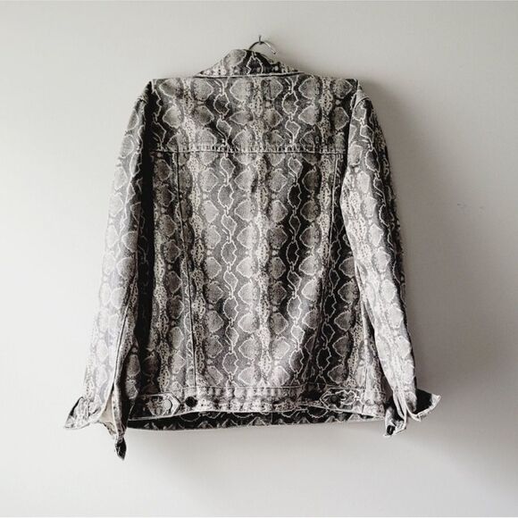 Blank NYC || Snake Along Denim Trucker Jacket Python Print C25 - Picture 8 of 13